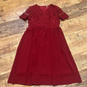 Burgundy Lace  Dress Short Sleeve Size M Scalloped V-neck Floral Lace Formal